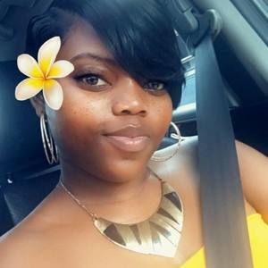 Meet your Posher, Lizzie